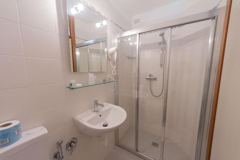 Hotel Ambra Lignano Sabbiadoro Bagian luar foto