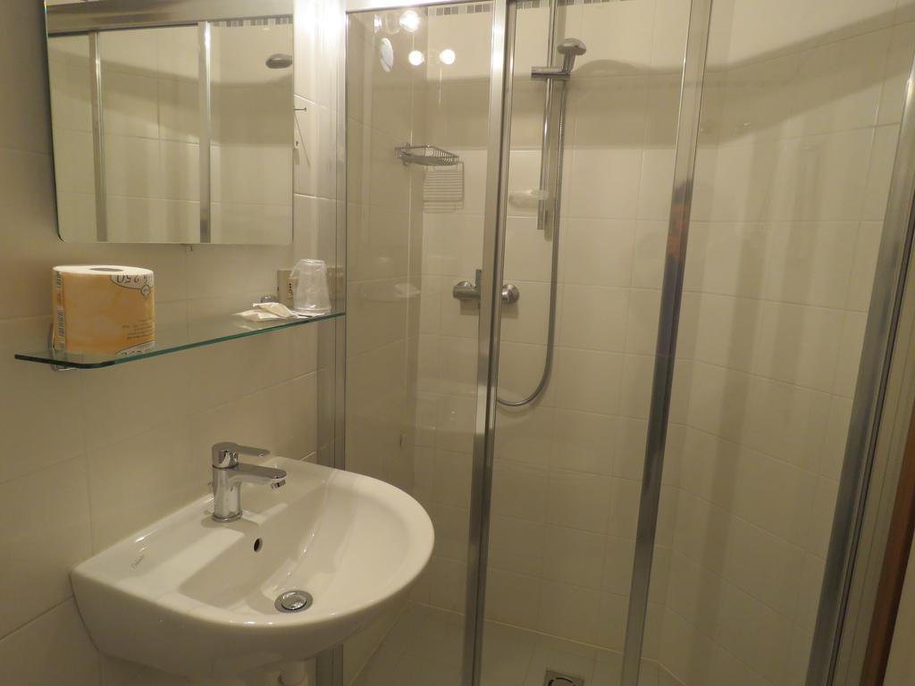Hotel Ambra Lignano Sabbiadoro Bagian luar foto