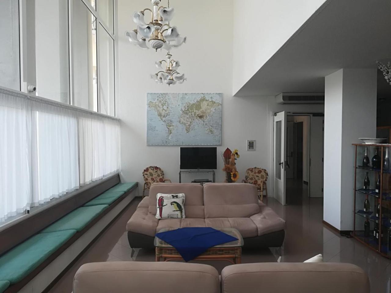 Hotel Ambra Lignano Sabbiadoro Bagian luar foto
