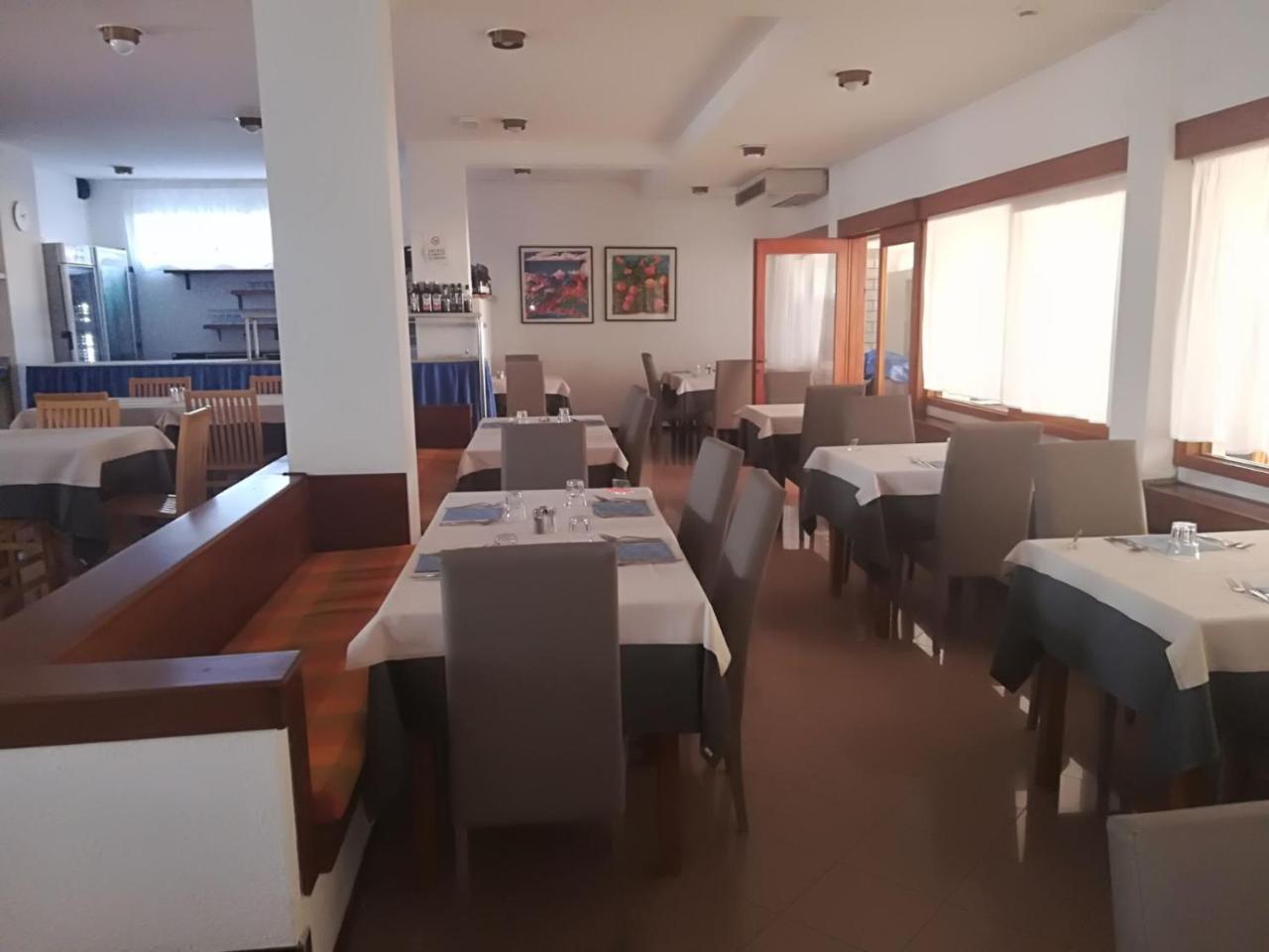 Hotel Ambra Lignano Sabbiadoro Bagian luar foto